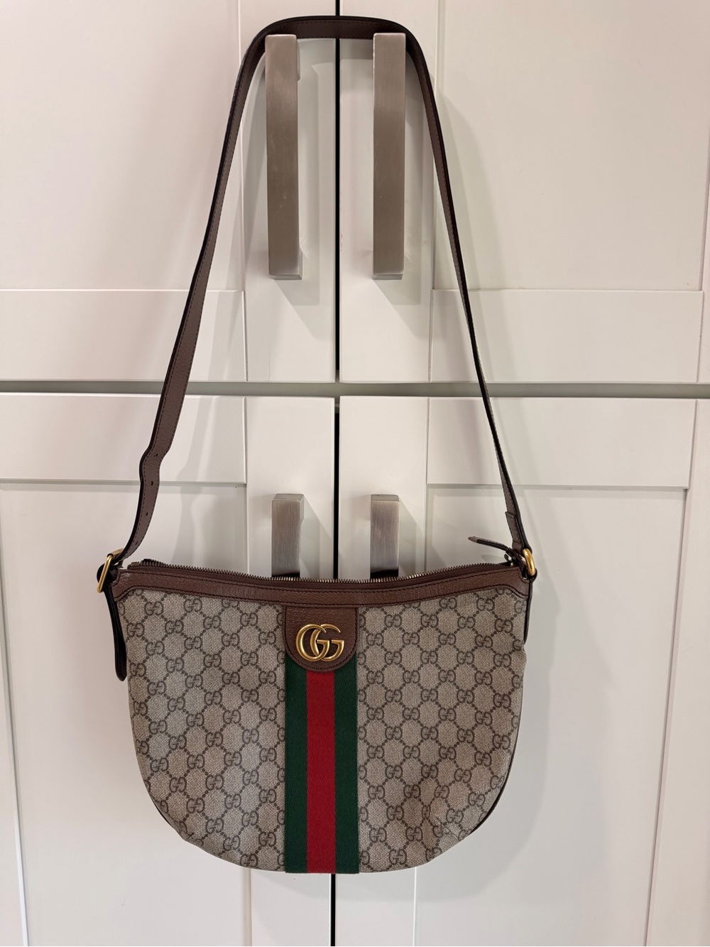 🔥🔥Gucci Ophidia GG
Supreme Shoulder
Bag/Crossbody (EUC) 🔥🔥